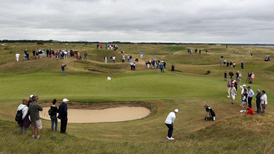 Royal St George's 6th hole.jpg