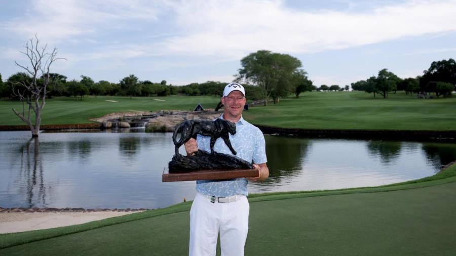 Shaun Norris wins the Alfred Dunhill.jpg