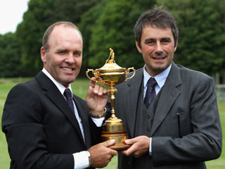 Thomas Levet and Jean van de Velde hold the Ryder CUp 