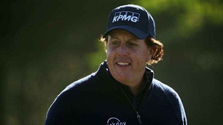 Mickelson at Pebble Beach.jpg