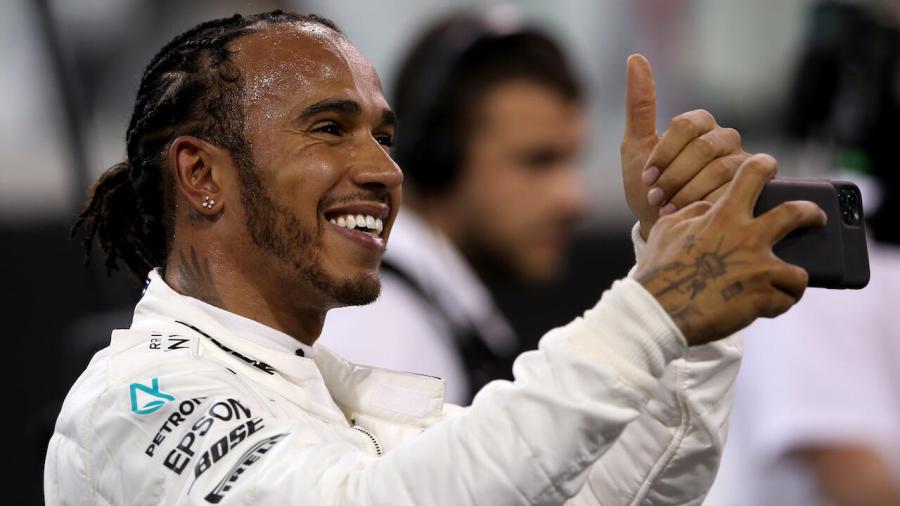 Lewis Hamilton smile.jpg