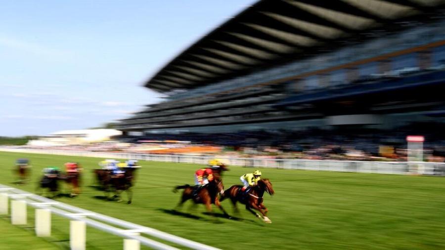 Royal Ascot stand blur.jpg