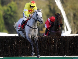 Al Ferof and For Non Stop fought out the finish of the Henry VIII Chase
