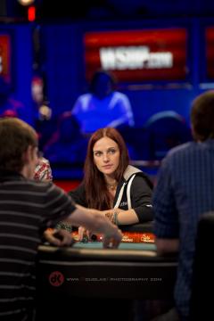 Kun 27 igjen i WSOP Main Event; Elisabeth Hille blant topp 5!