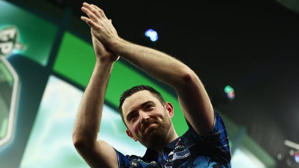 luke humph getty darts.jpg