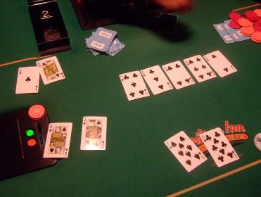 Playing Ace-King Early in Tournaments