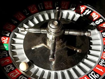 Implications of the Martingale System for Poker Players