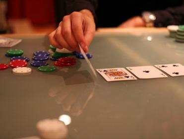 Bluffing on three flush boards in PLO