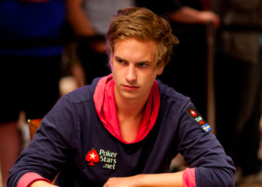 Viktor Blom Leads Poker Players Championship with 26 Left