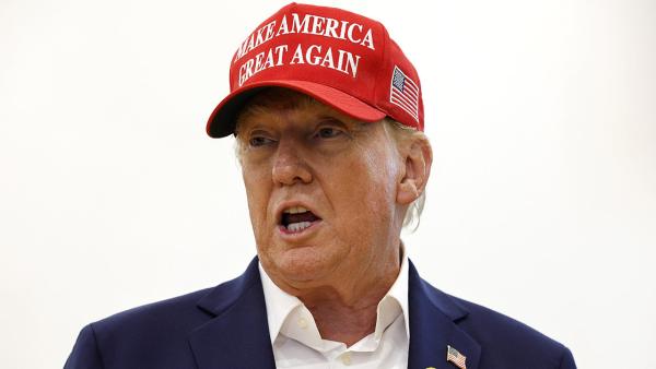 Donald Trump red hat 1280.jpg
