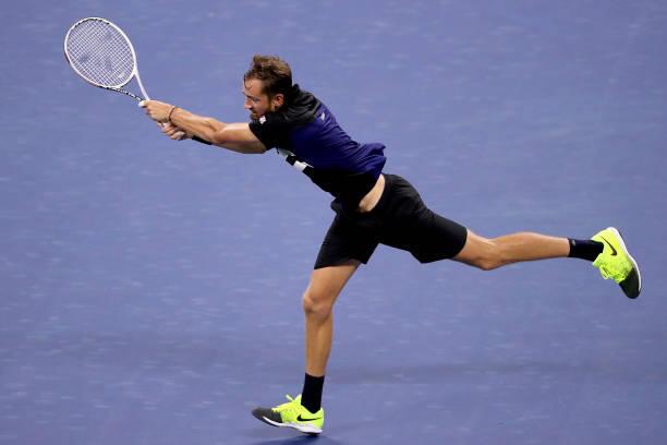 Thiem och Medvedev får jobba ikväll