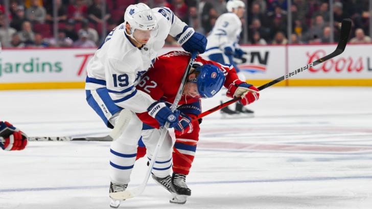 Stärkt Toronto kopplar grepp