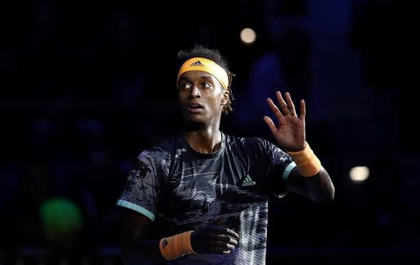 Ymer försvarar sig tappert