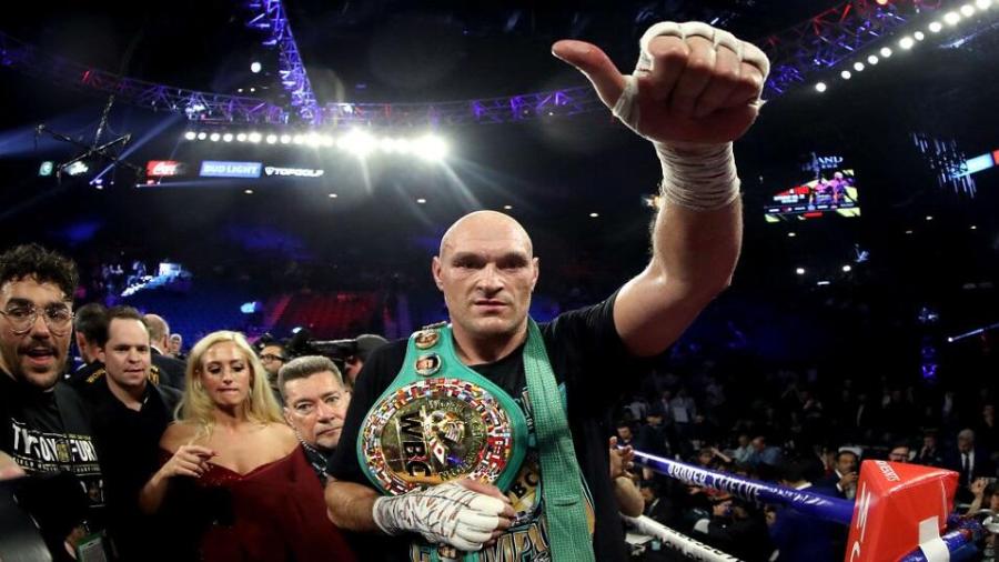 Tyson Fury thumbs up 956.jpg