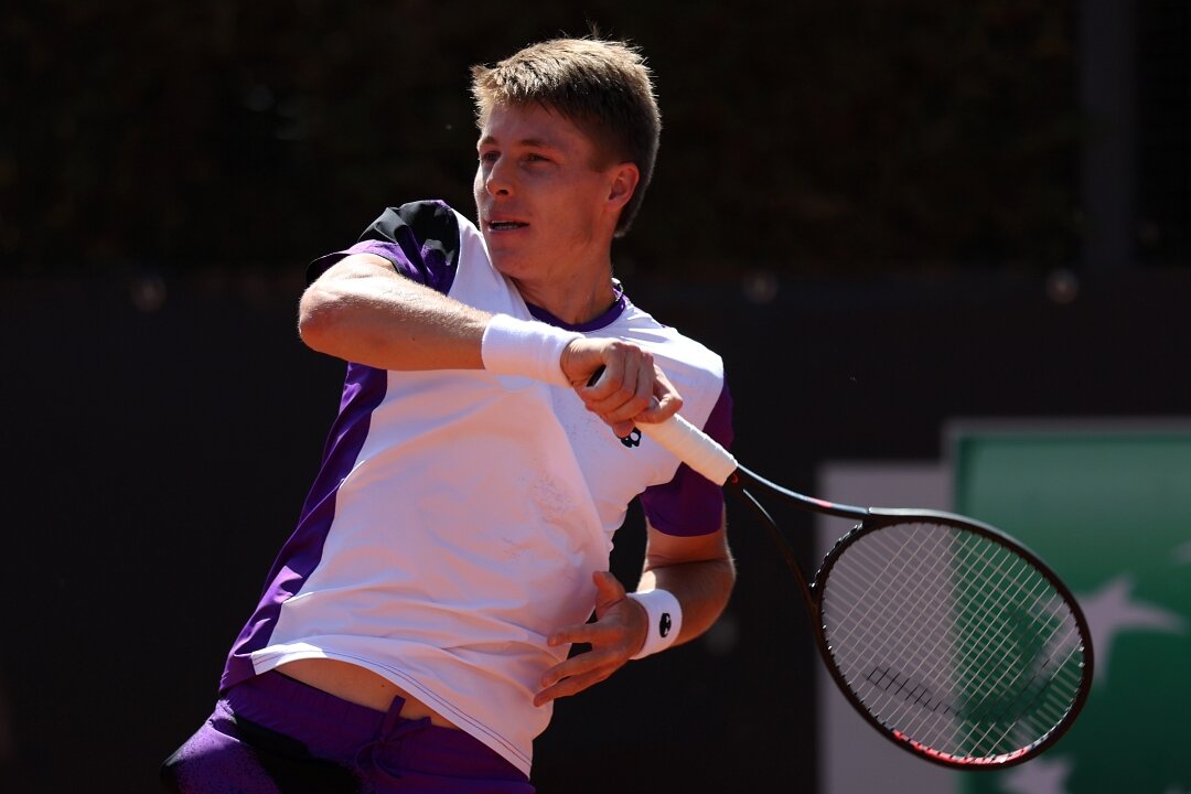 Wimbledon Day 4 Odds, Betting Picks & Predictions: How to Bet Chardy vs.  Ivashka, More Thursday Matches (July 1)