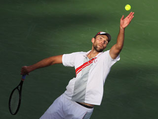 Big Ivo knows how to serve