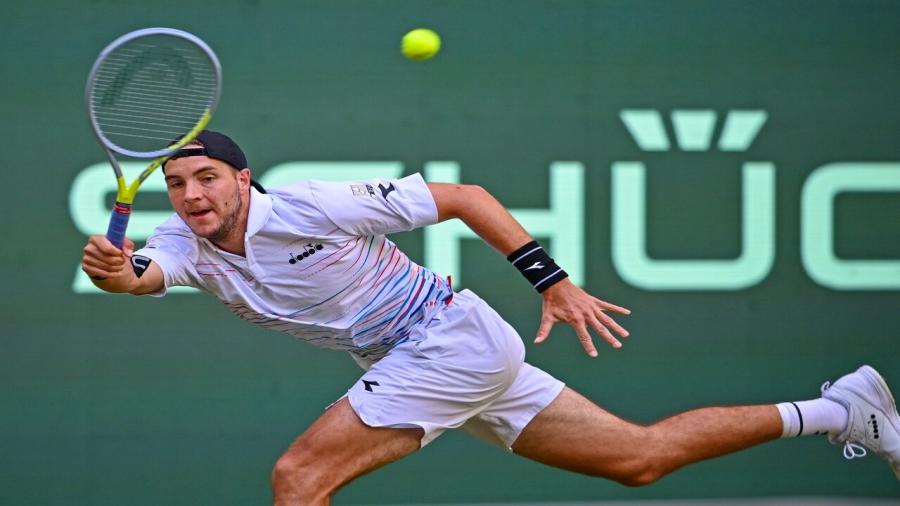 Jan-Lennard Struff Halle 2022.jpg