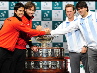 Can Nalbandian and Schwank pull Argentina back into the Davis Cup fight?
