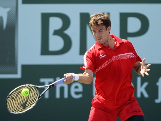 Tommy Robredo is far more consistent than Sam Querrey 